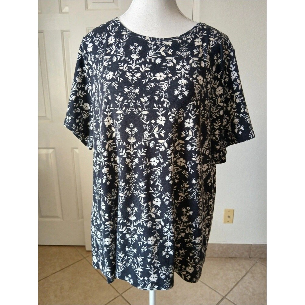 Croft & Barrow Womens Plus Size 1X Black White Floral Classic Tee Top - Picture 2 of 12